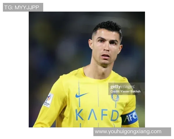 C罗足球明星高清照片展现其巅峰时刻与精彩瞬间的完美结合