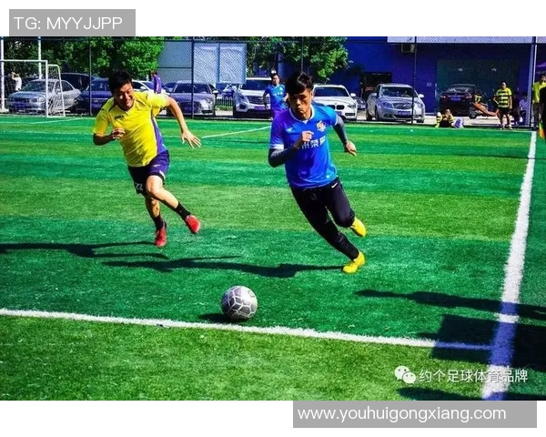 足球明星仿真漫画图展现球场魅力与个人风采的创意艺术作品